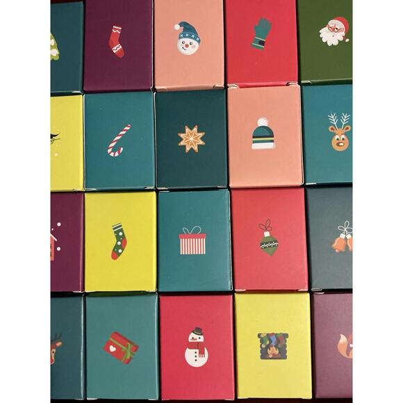 The Jigsaw Puzzle Advent Christmas Calendar (24 Boxes w. 42 Pieces (1008 Total)) - Picture 8 of 9